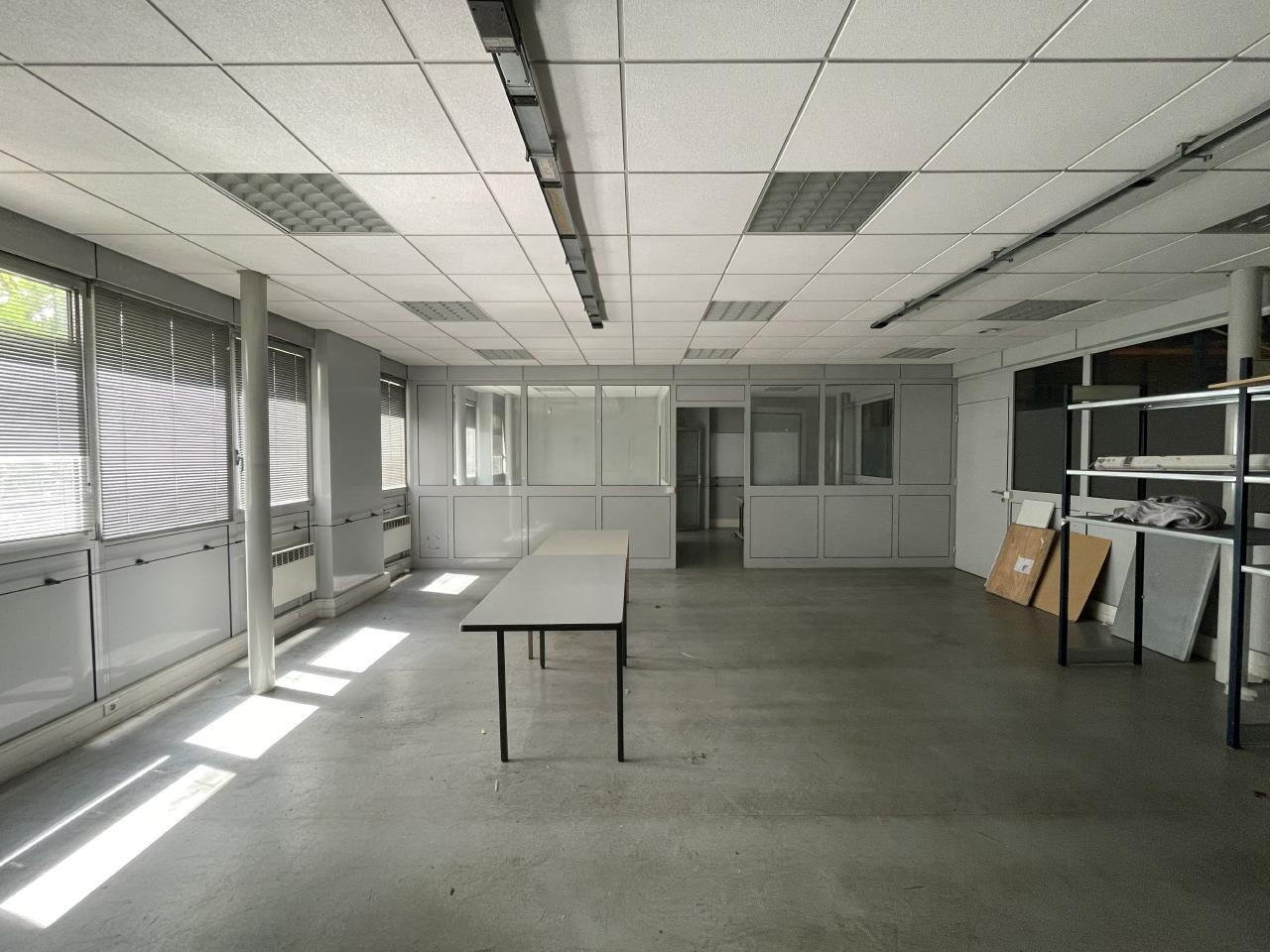 Local d'activité Montigny-le-Bretonneux 2122m² Vente local d'activité Montigny-le-Bretonneux Yvelines OVACT2423127 18